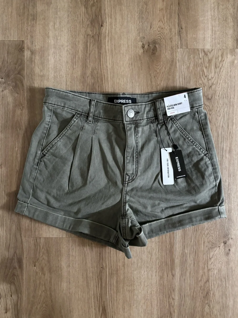 Express Olive Green Shorts Pleated Mom Shorts High Rise Sz 4